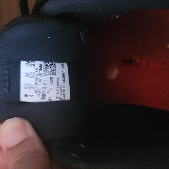 BUNDLE SALE 3 FOR $$5 BOYS SNEAKERS - Picture 7 of 8